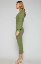 Load image into Gallery viewer, Bubble Sleeve Knit Midi Dress
