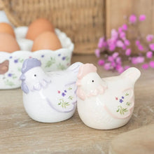 Load image into Gallery viewer, Hen Shaped Salt and Pepper Shakers