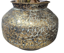 Load image into Gallery viewer, Hammered Squat Bowl w/Lip-Antique Gold
