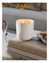 Load image into Gallery viewer, Sea Salt and Vanilla Soy Candle /circa
