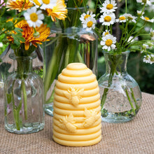 Load image into Gallery viewer, Heathcote &amp; Ivory Busy Bees Beehive Soap
