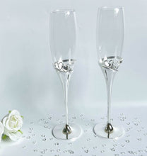 Load image into Gallery viewer, Champagne Flutes 2pc Set with Double Hearts Design
